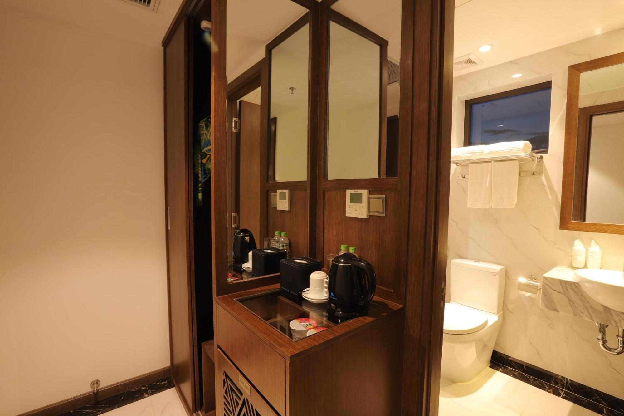 Aloha Hotel Нячанг Экстерьер фото